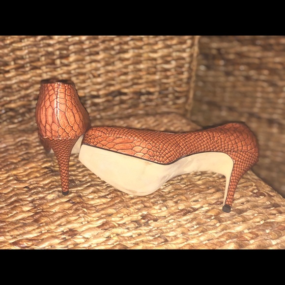 Bellini Faux Snake Skin Platform Pumps. Size 10 and 11. Never Worn. - Picture 2 of 5